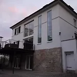 Ferienwohnung stadtnah im DG
